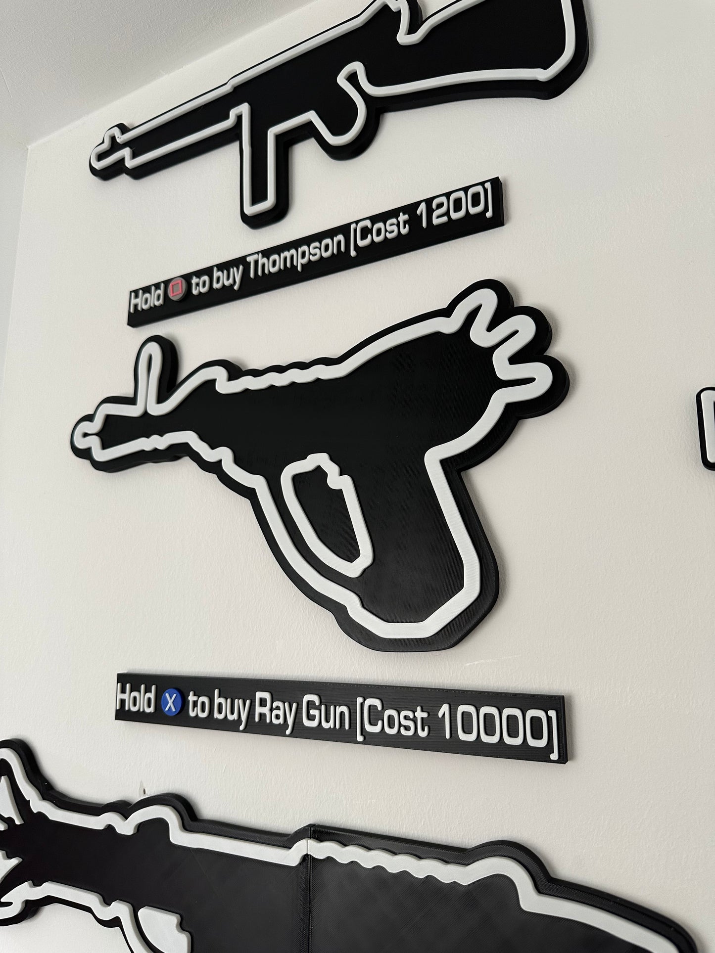 🧟‍♂️ Ray Gun Wall Buy Wall / Door Art