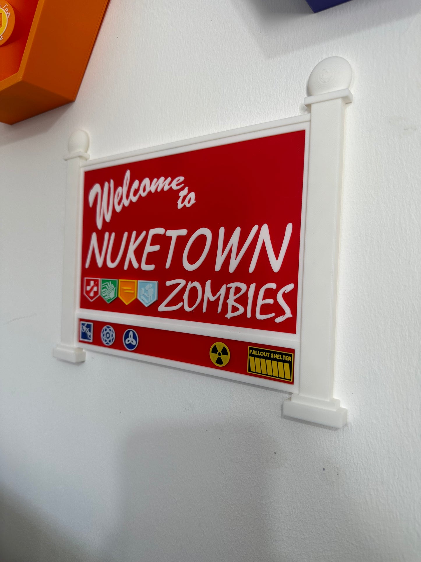 ☢️ Mannequin Town Wall / Door Art