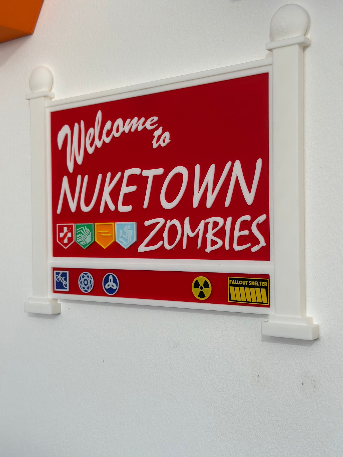 ☢️ Mannequin Town Wall / Door Art